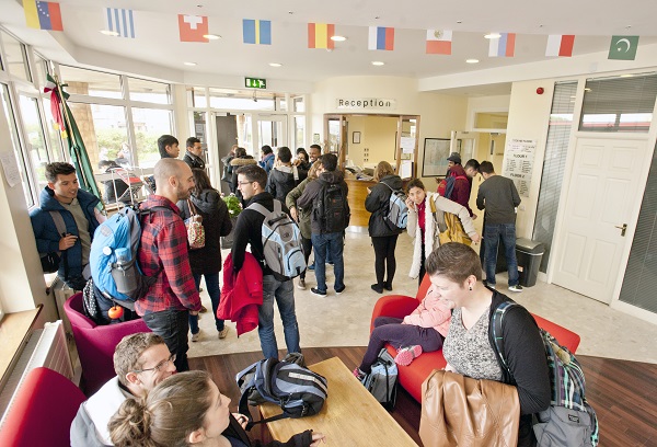 Ambiente internacional en la escuela de Galway