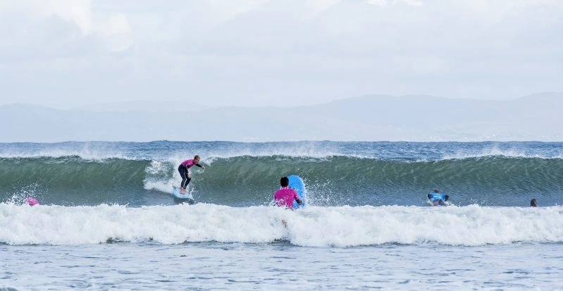 Curso de verano en Irlanda con surf e inglés