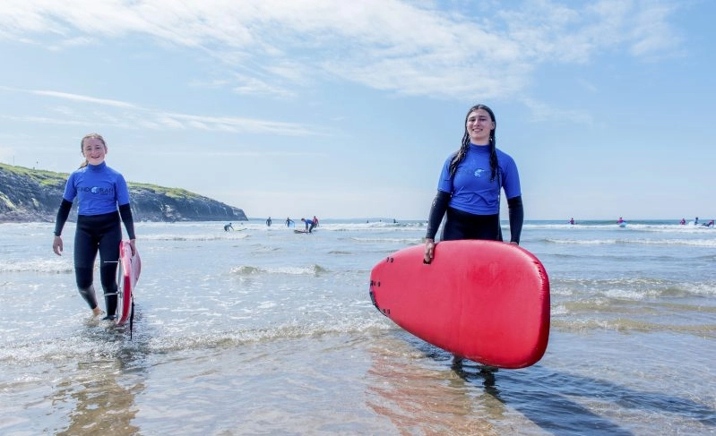 Curso de verano en Irlanda con surf e inglés