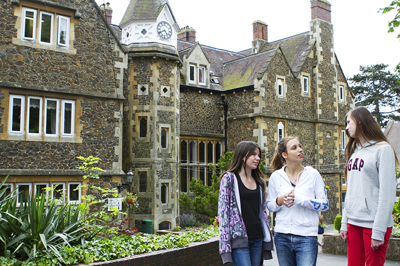 Curso de de verano para jóvenes en Residencia en Abbey College | Reino Unido