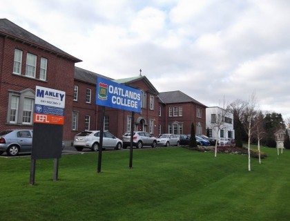 Colegio público en Irlanda "Oatlands College"
