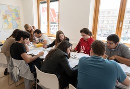 jóvenes_estudiando_alemán