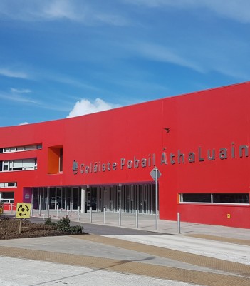 Colegio público en Irlanda "Athlone Community college"