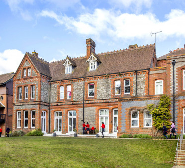 Curso de verano en la Residencia St. George's School en Reino Unido